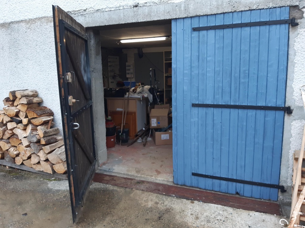 ancienne porte de garage sur Gratentour 31